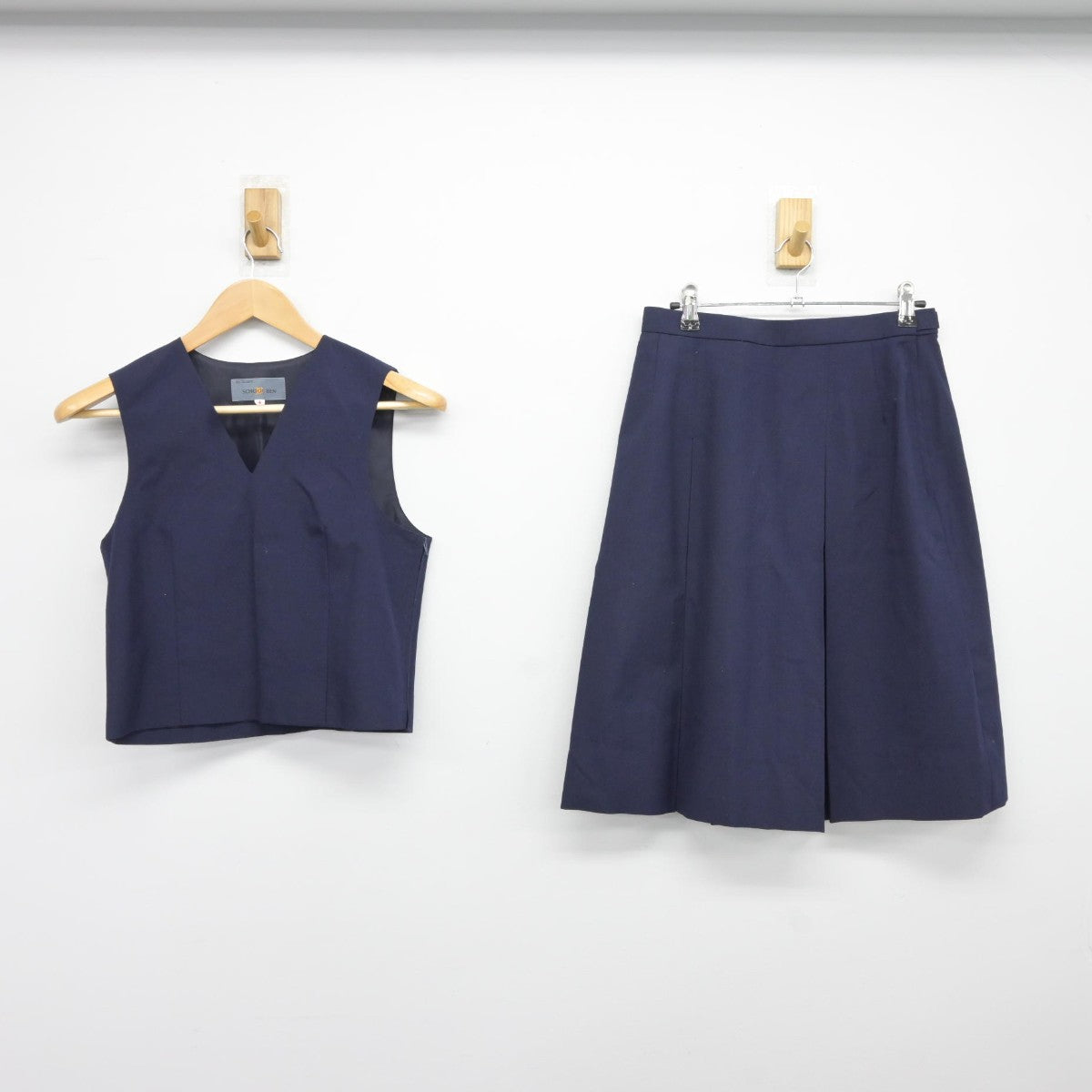 【中古】埼玉県 新座市立第五中学校 女子制服 2点（ベスト・スカート）sf036931