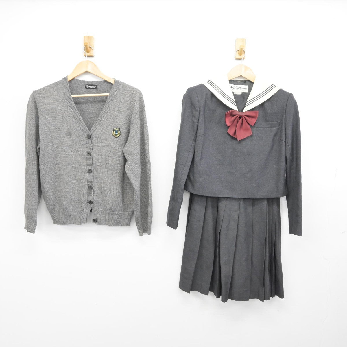 【中古】千葉県 聖徳大学附属女子中学校高等学校 女子制服 4点（セーラー服・ニット・スカート）sf036954