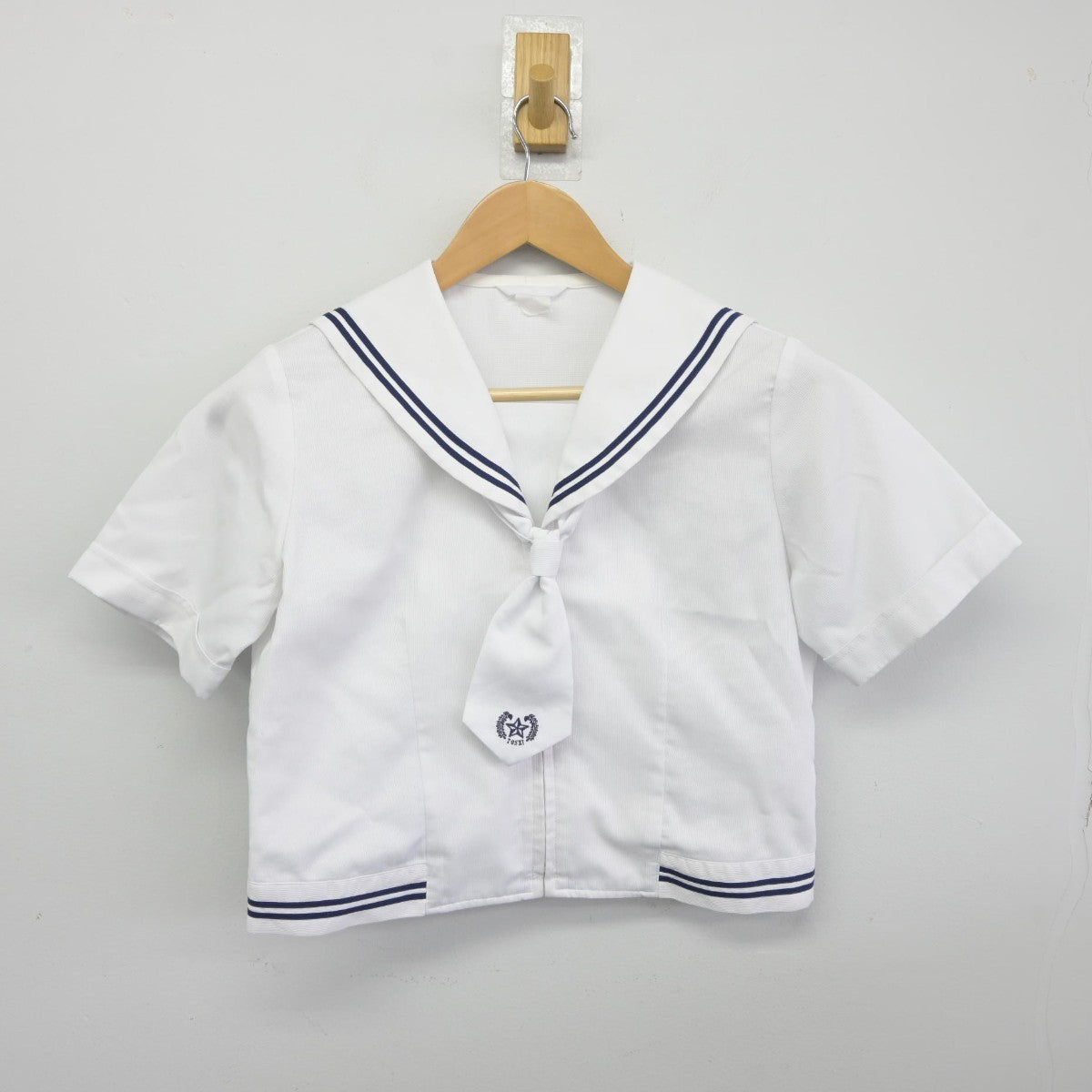 【中古】北海道 旭川藤星高等学校 女子制服 3点（セーラー服・スカート）sf036977