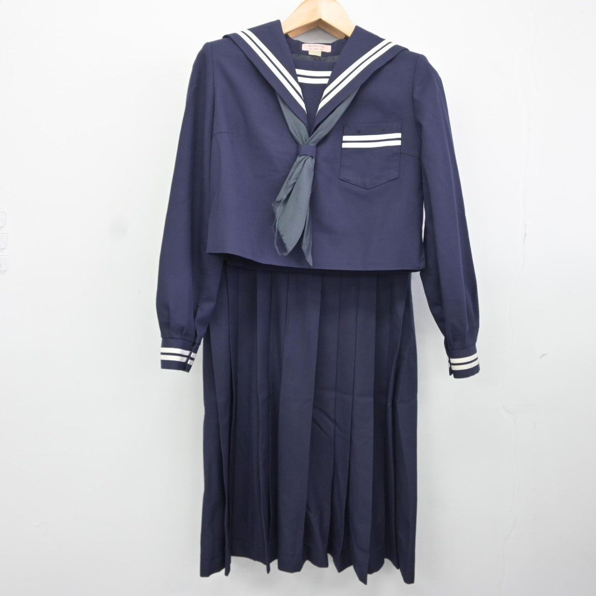 【中古】熊本県 託麻中学校 女子制服 3点（セーラー服・ジャンパースカート）sf037037
