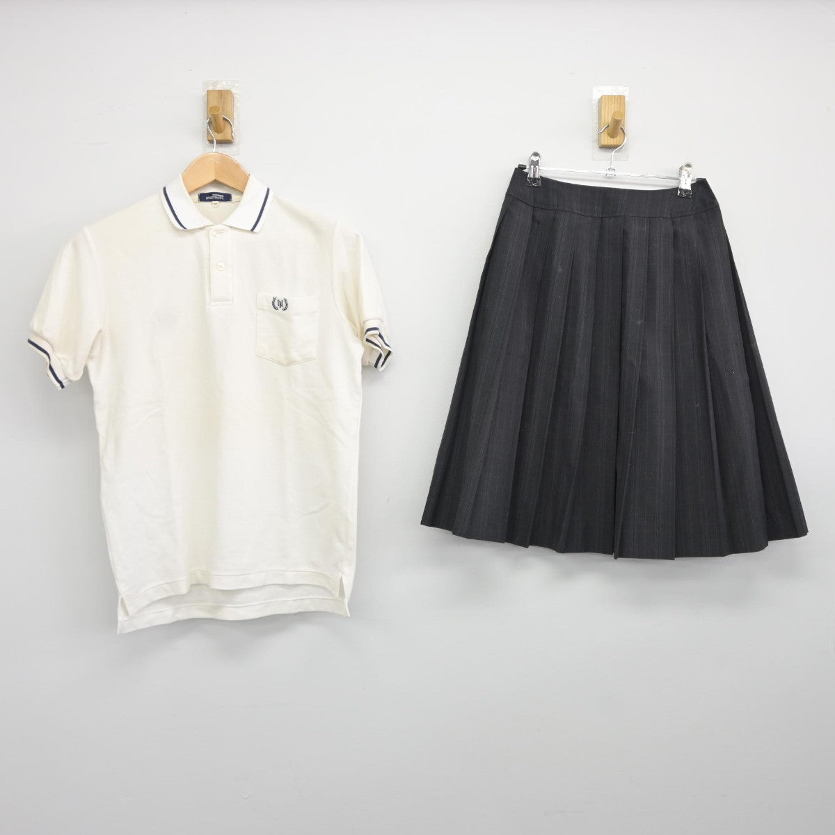 【中古】兵庫県 西宮今津高等学校 女子制服 2点（シャツ・スカート）sf037069