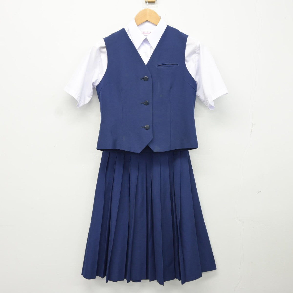 【中古】千葉県 若松中学校 女子制服 3点（シャツ・ベスト・スカート）sf037101