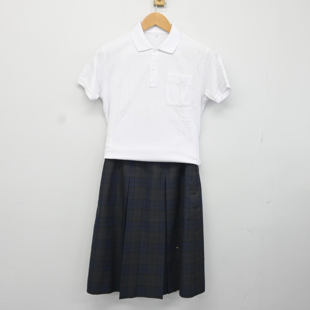 【中古】北海道 札幌市立澄川中学校 女子制服 2点（シャツ・スカート）sf037117