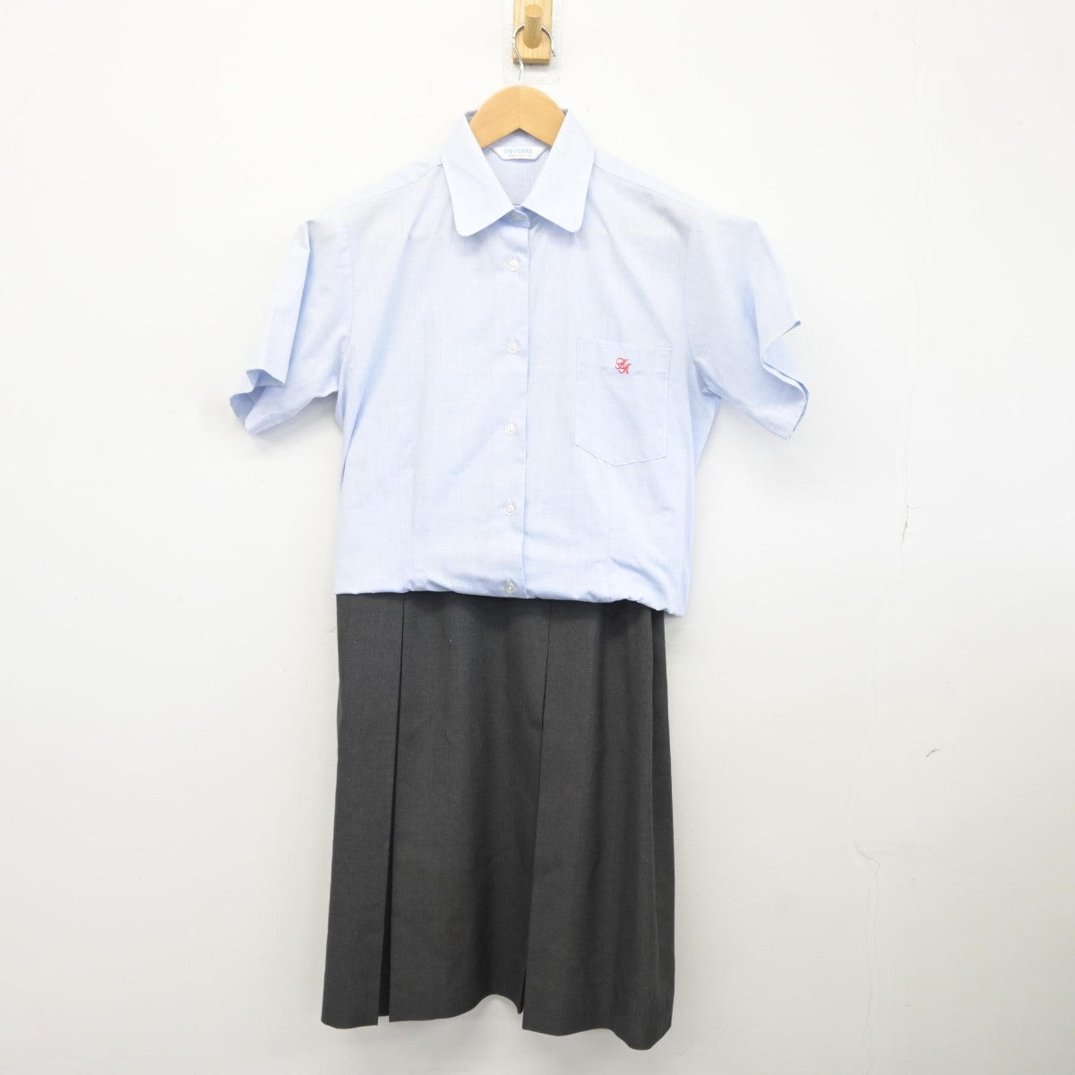 【中古】兵庫県 神戸北高等学校 女子制服 2点（シャツ・スカート）sf037171