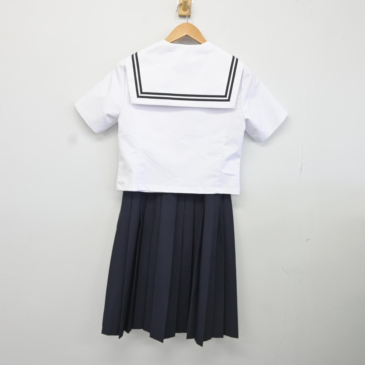 【中古】愛知県 大府南中学校 女子制服 3点（セーラー服・スカート）sf037182