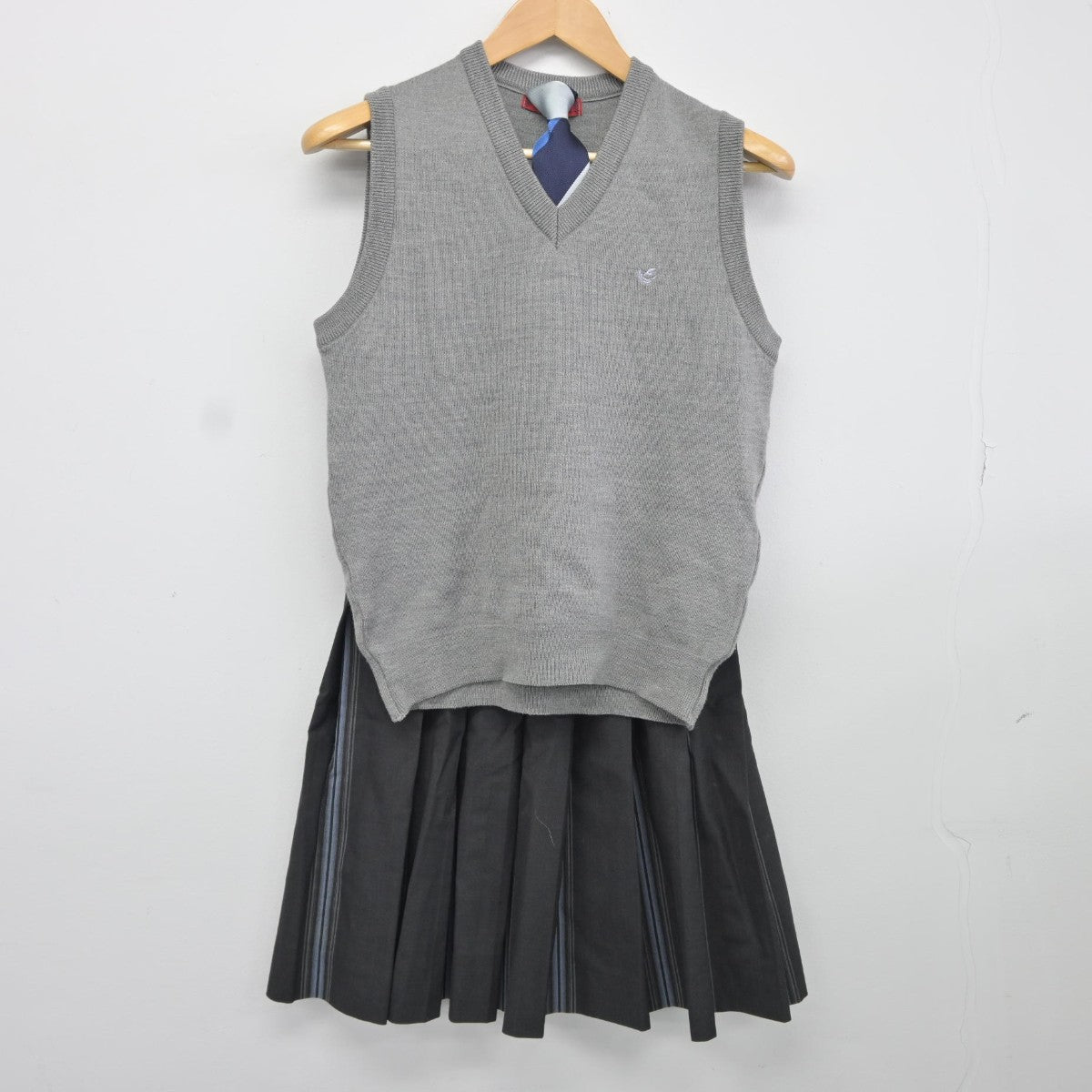 【中古】福岡県 福翔高等学校 女子制服 3点（ニットベスト・スカート）sf037235