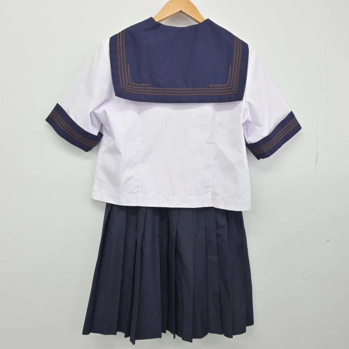 【中古】茨城県 神栖第一中学校 女子制服 3点（セーラー服・スカート）sf037265