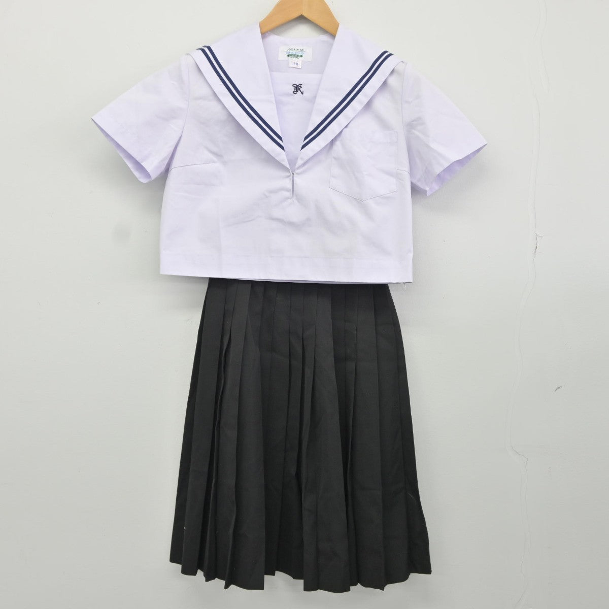 【中古】愛知県 吉良中学校 女子制服 2点（セーラー服・スカート）sf037278