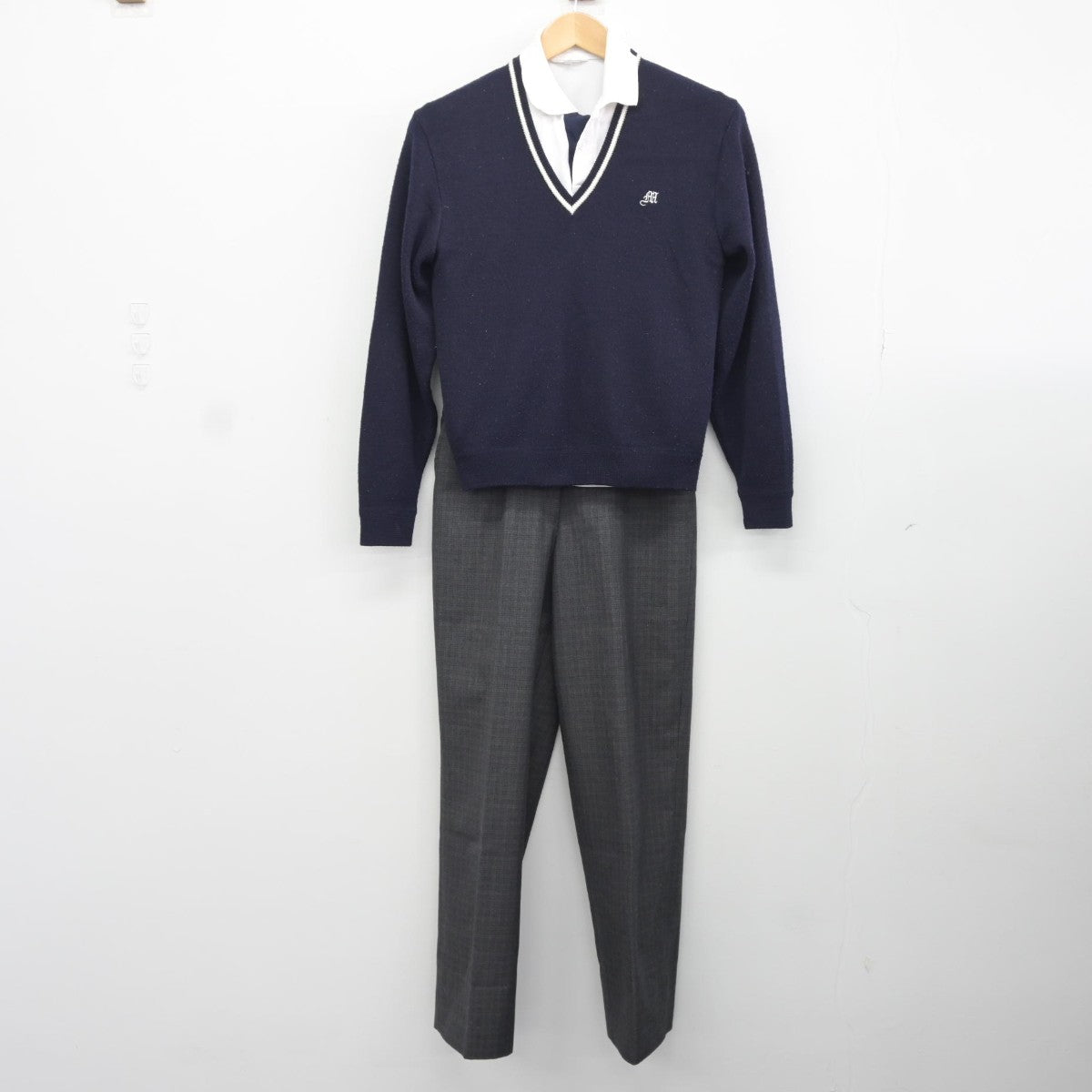 【中古】大阪府 弥刀中学校 女子制服 3点（シャツ・ニット・ズボン）sf037305