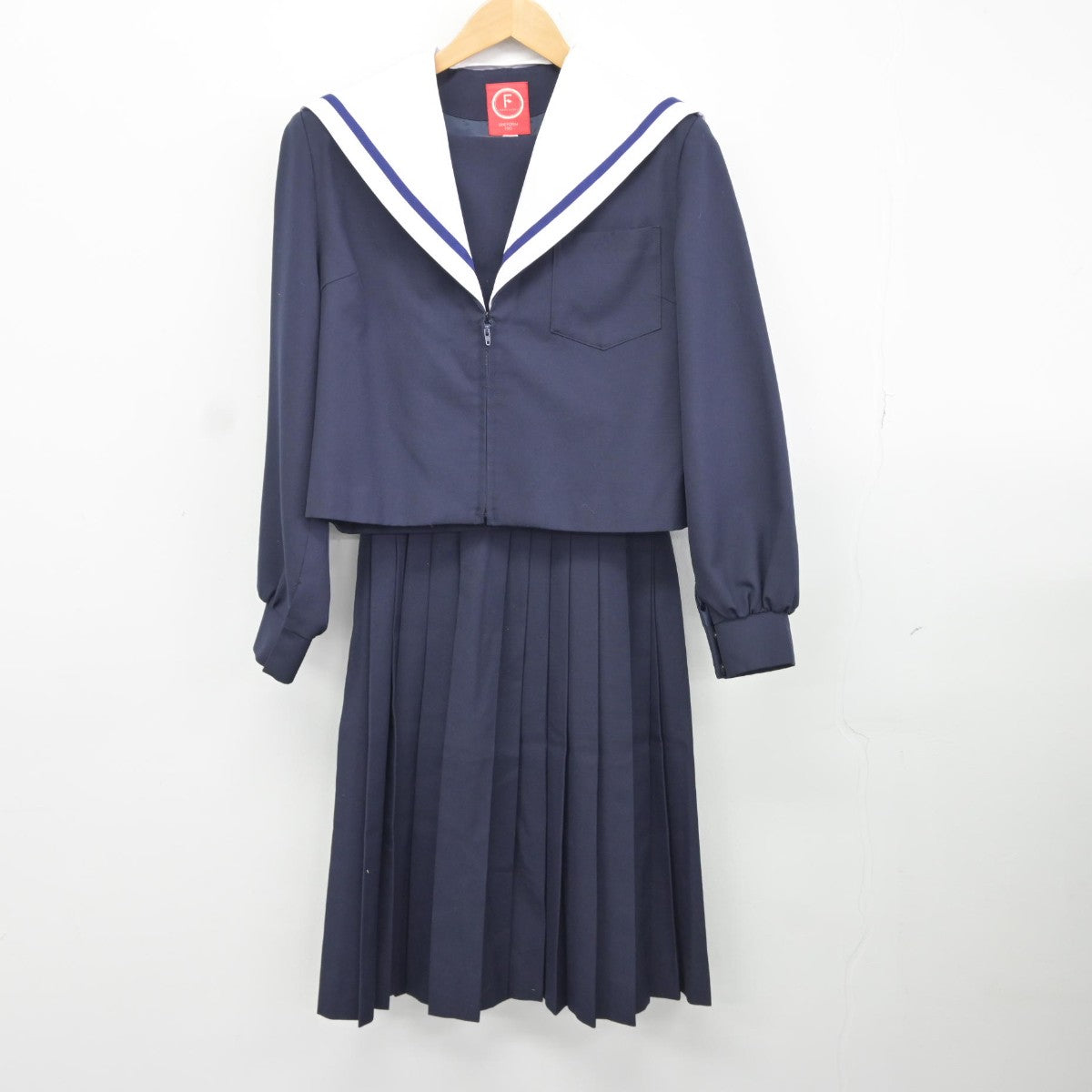 【中古】愛知県 北里中学校 女子制服 2点（セーラー服・スカート）sf037321