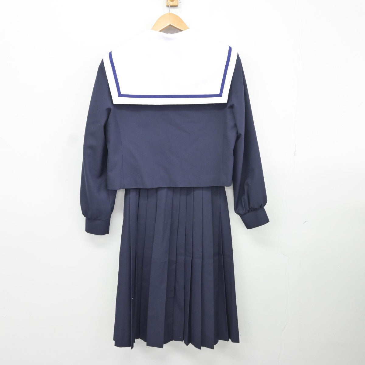 【中古】愛知県 北里中学校 女子制服 2点（セーラー服・スカート）sf037321