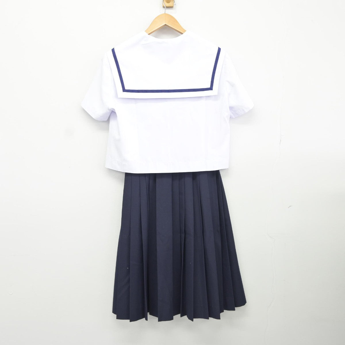 【中古】愛知県 北里中学校 女子制服 3点（セーラー服・スカート）sf037322