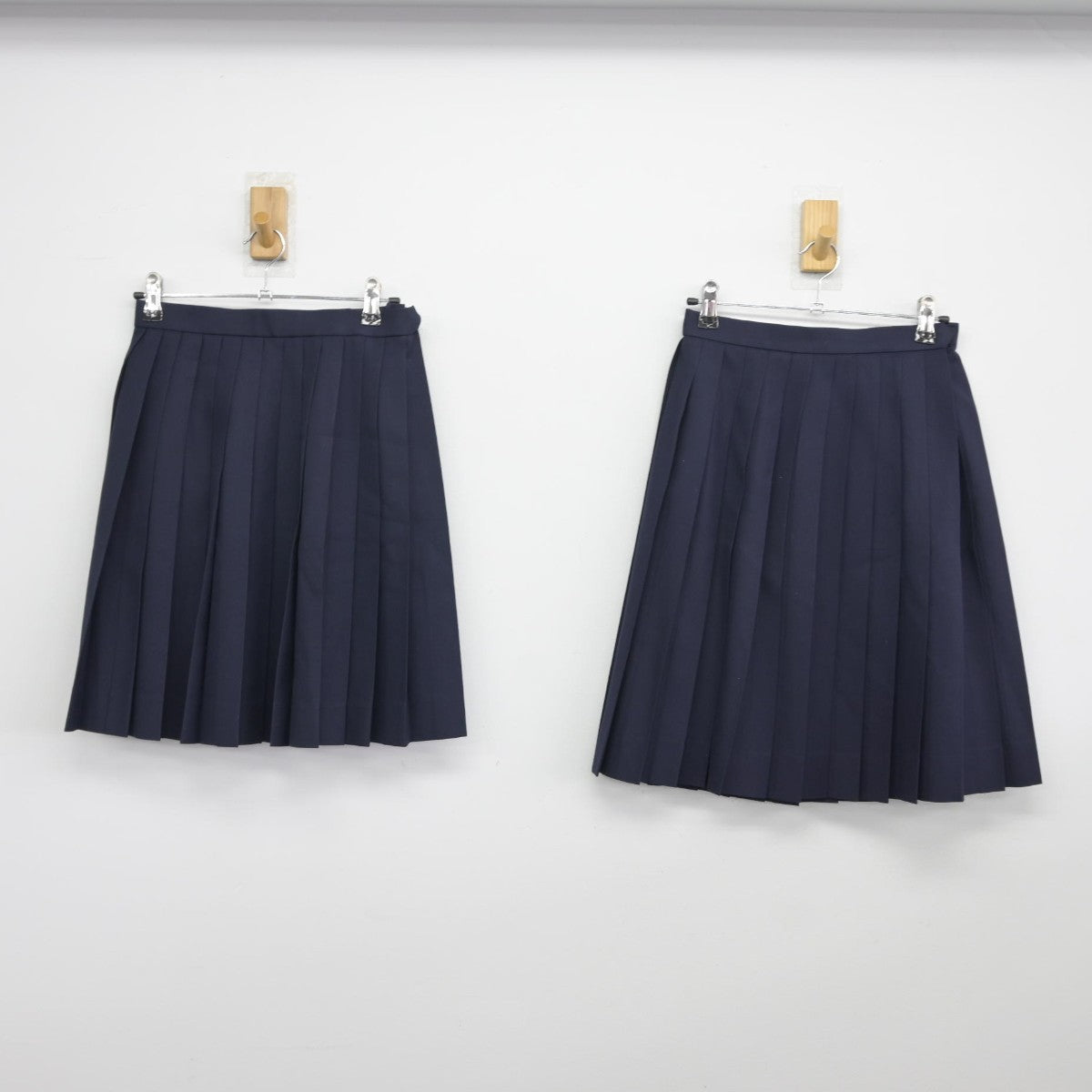 【中古】愛知県 北里中学校 女子制服 2点（スカート・スカート）sf037324