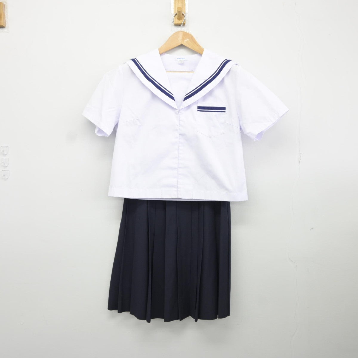 【中古】静岡県 掛川西中学校 女子制服 3点（セーラー服・スカート）sf037366