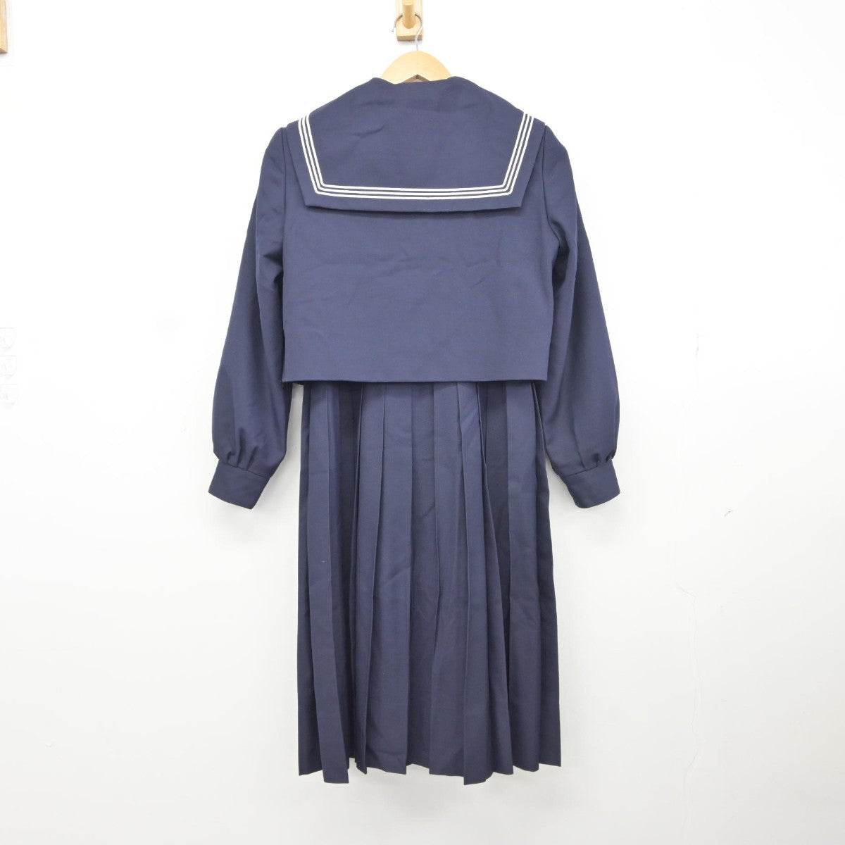 【中古】福岡県 箱崎清松中学校 女子制服 3点（セーラー服・ジャケット）sf037387