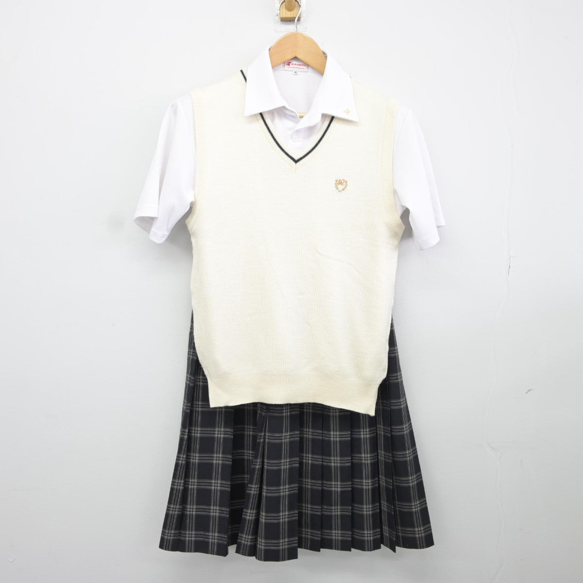 【中古】兵庫県 広陵中学校 女子制服 3点（ニットベスト・シャツ・スカート）sf037415