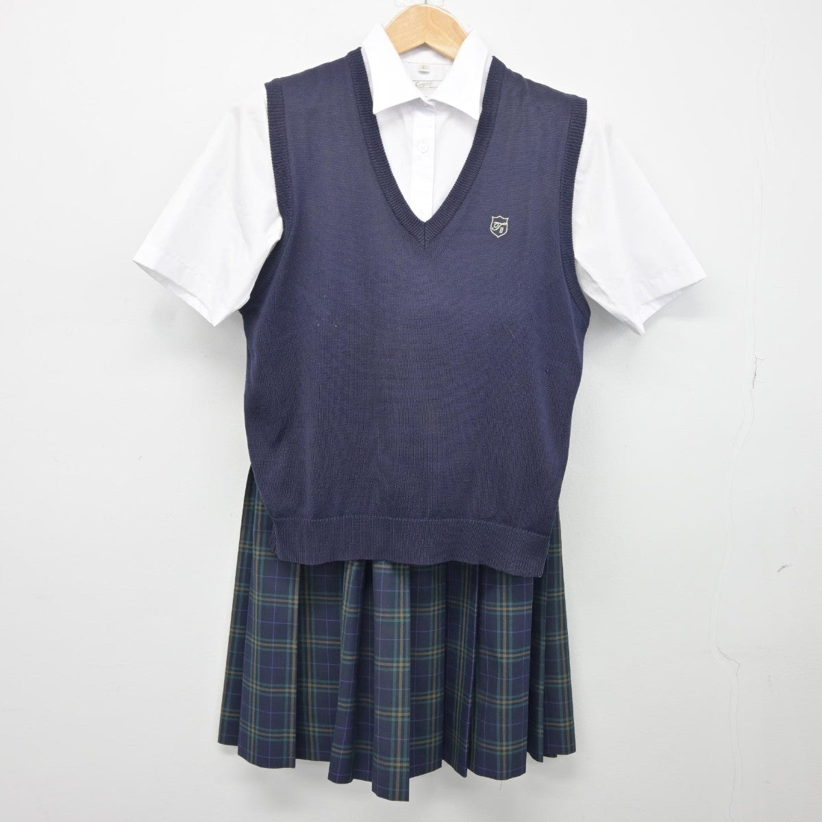 【中古】 立川第二中学校 女子制服 3点（ニットベスト・シャツ・スカート）sf037451