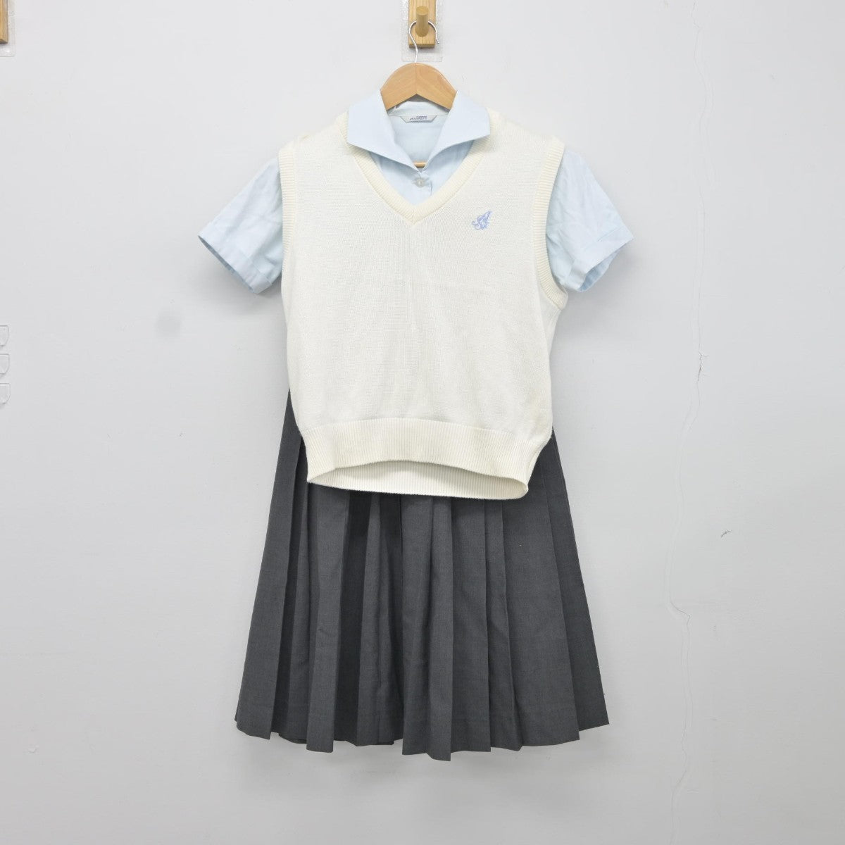 【中古】兵庫県 相生産業高等学校 女子制服 3点（ニットベスト・シャツ・スカート）sf037470