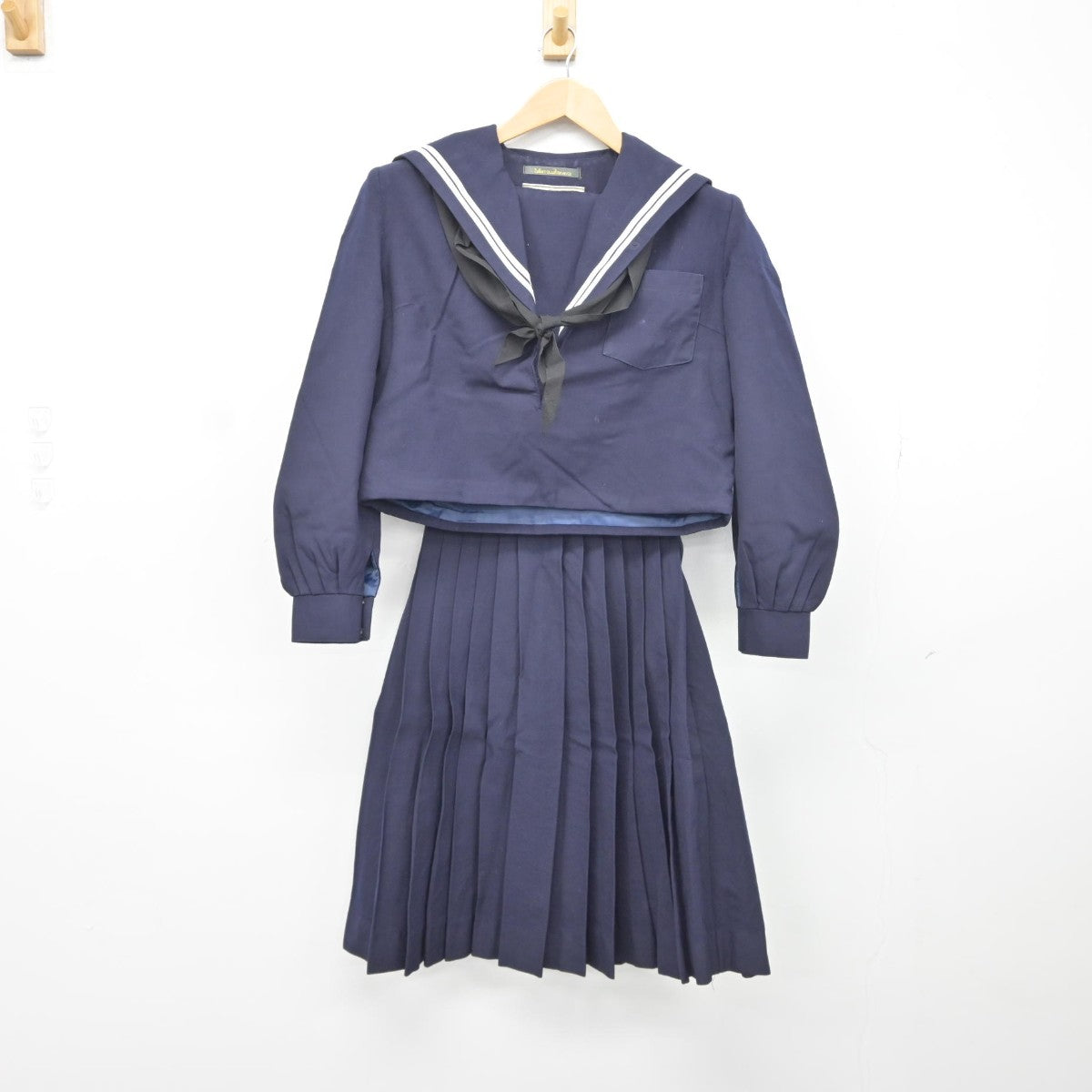 【中古】愛知県 桜花学園高等学校 女子制服 3点（セーラー服・スカート）sf037480