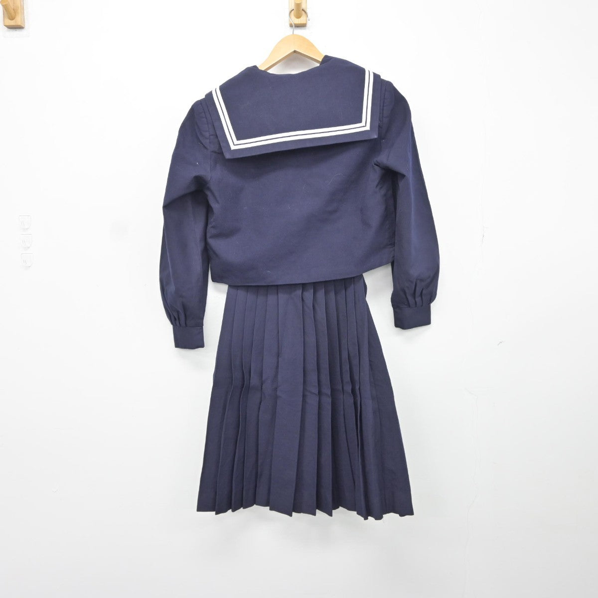 【中古】愛知県 桜花学園高等学校 女子制服 3点（セーラー服・スカート）sf037480