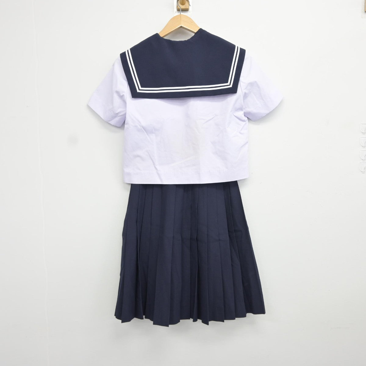 【中古】愛知県 南陽中学校 女子制服 2点（セーラー服・スカート）sf037489