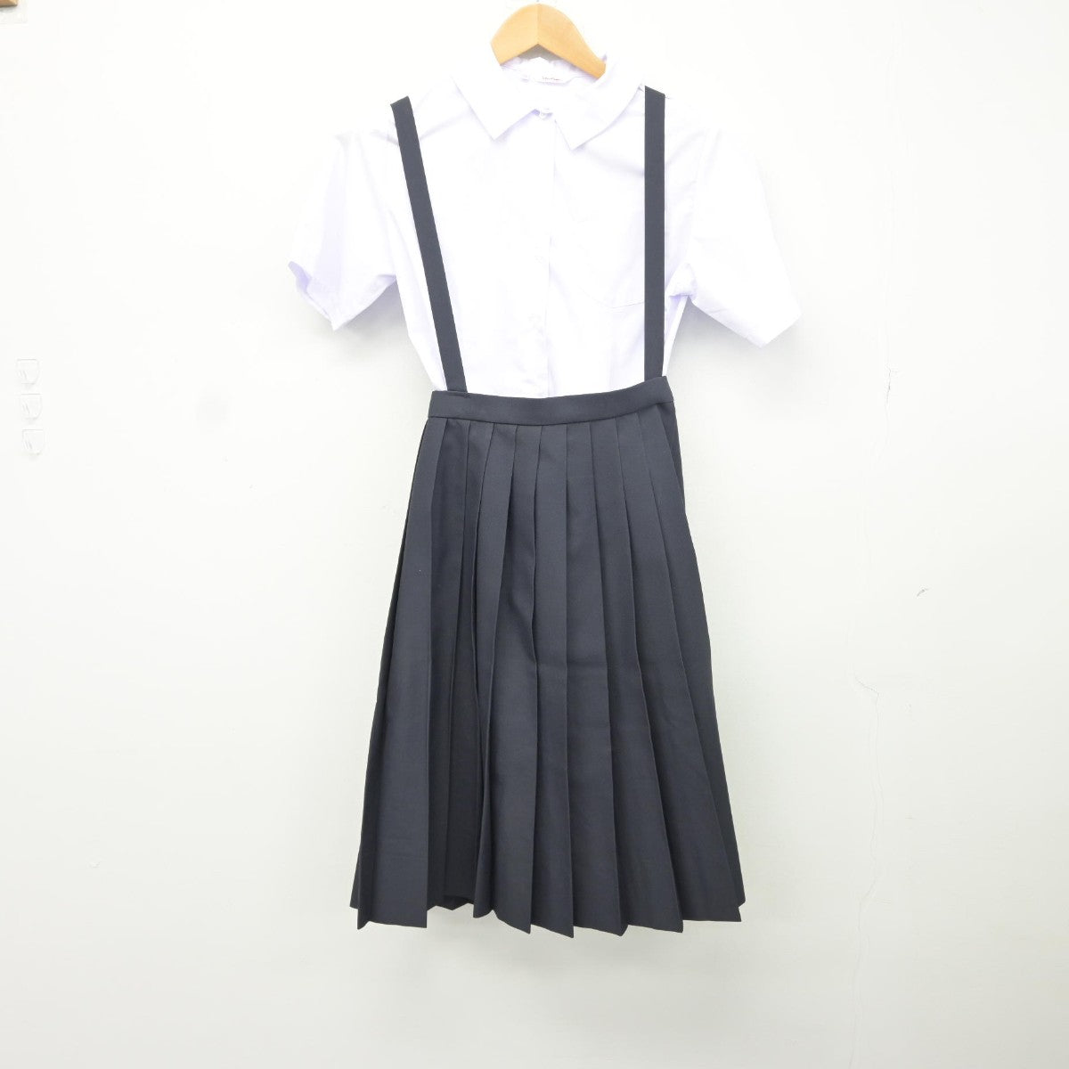 【中古】兵庫県 鷹匠中学校 女子制服 3点（シャツ・シャツ・スカート）sf037491