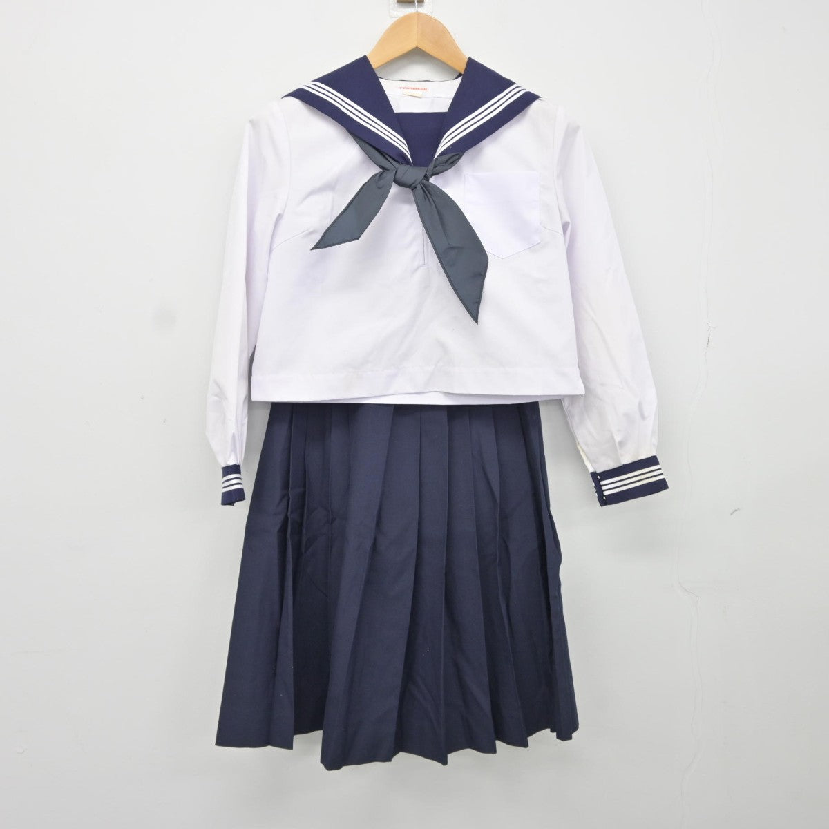 【中古】茨城県 常陸太田市立太田中学校 女子制服 3点（セーラー服・スカート）sf037497