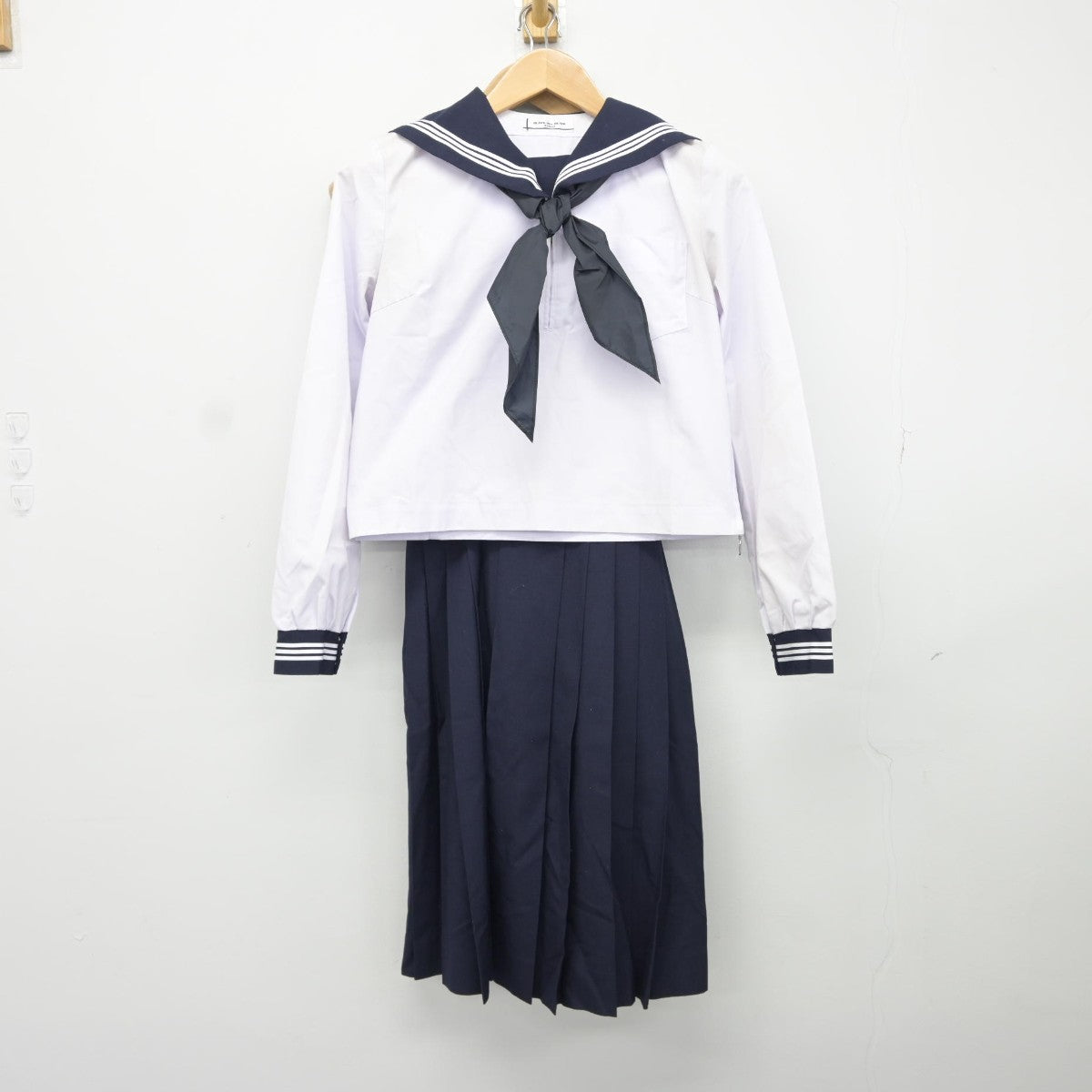 【中古】茨城県 常陸太田市立太田中学校 女子制服 3点（セーラー服・スカート）sf037498