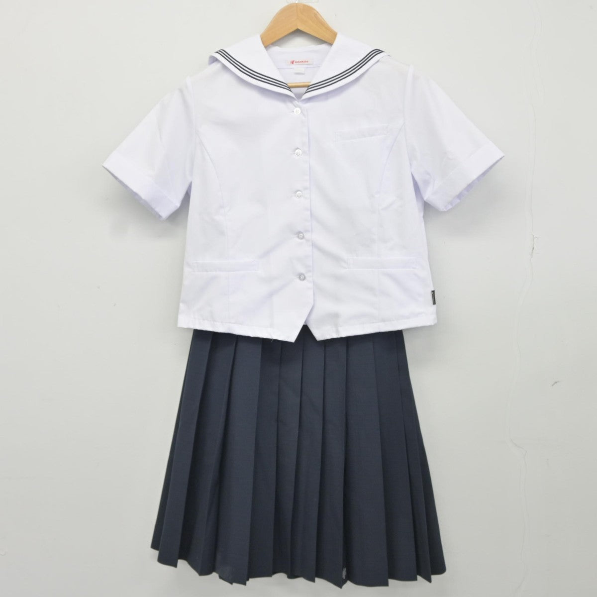 【中古】福井県 北陸高等学校 女子制服 3点（セーラー服・スカート）sf037530