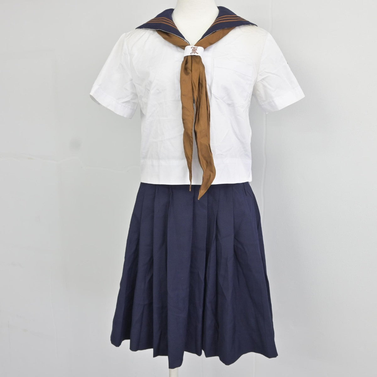 【中古】東京都 関東国際高等学校 女子制服 3点（セーラー服・スカート）sf037540