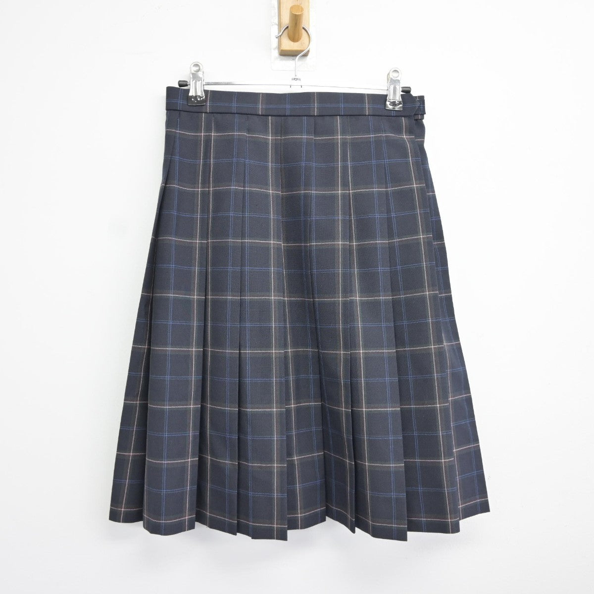 【中古】 横浜清風高等学校 女子制服 2点（シャツ・スカート）sf037641