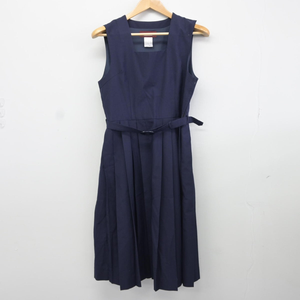 【中古】東京都 足立区立第十四中学校 女子制服 2点（シャツ・ジャンパースカート）sf037706