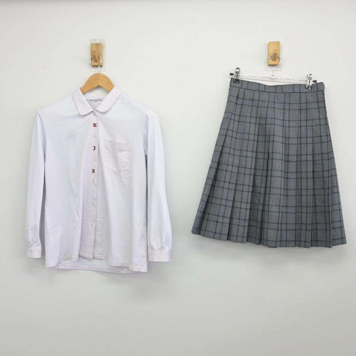 【中古】岡山県 旭東中学校 女子制服 4点（ブレザー・シャツ・ニット・スカート）sf037718