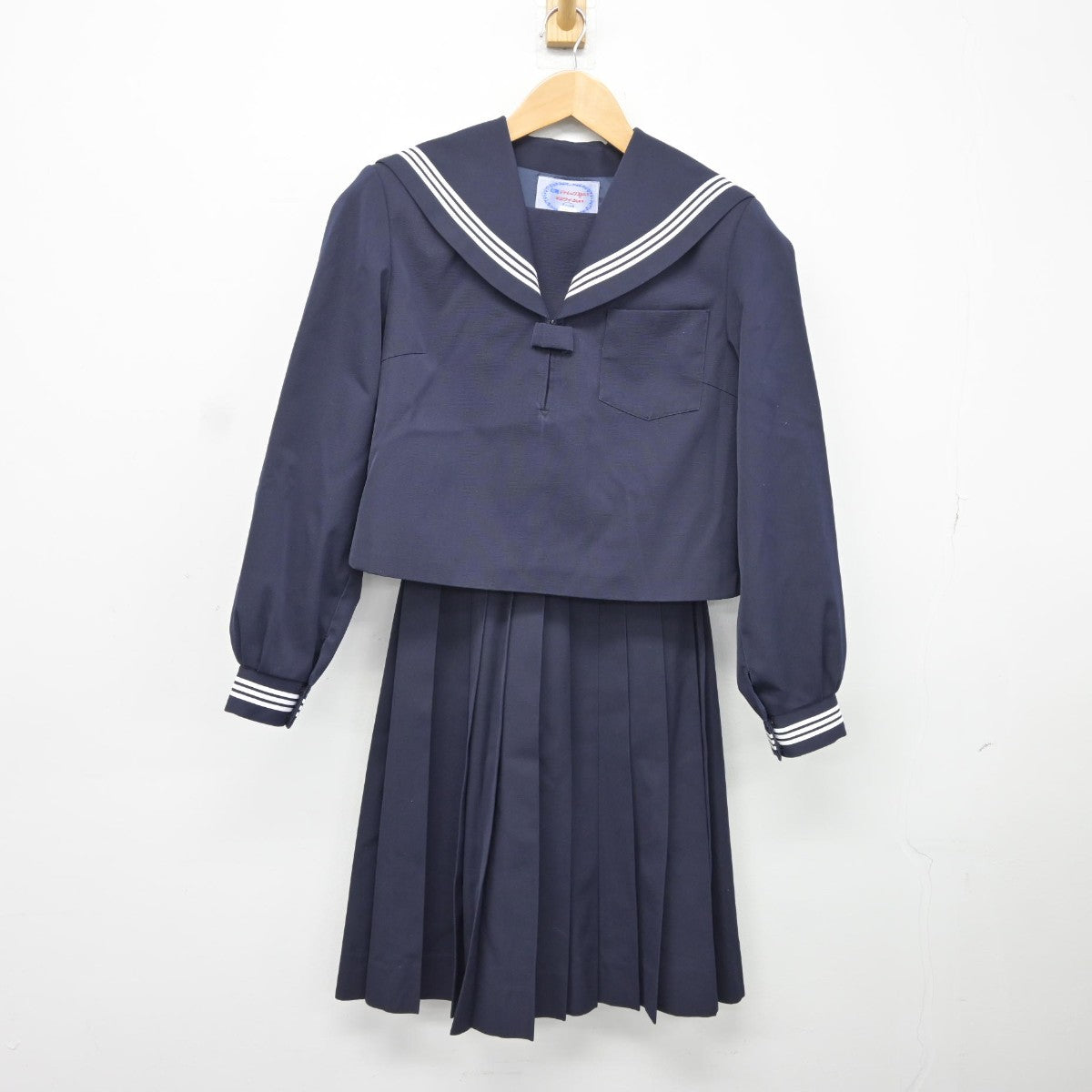 【中古】新潟県 湯沢中学校 女子制服 2点（セーラー服・スカート）sf037787