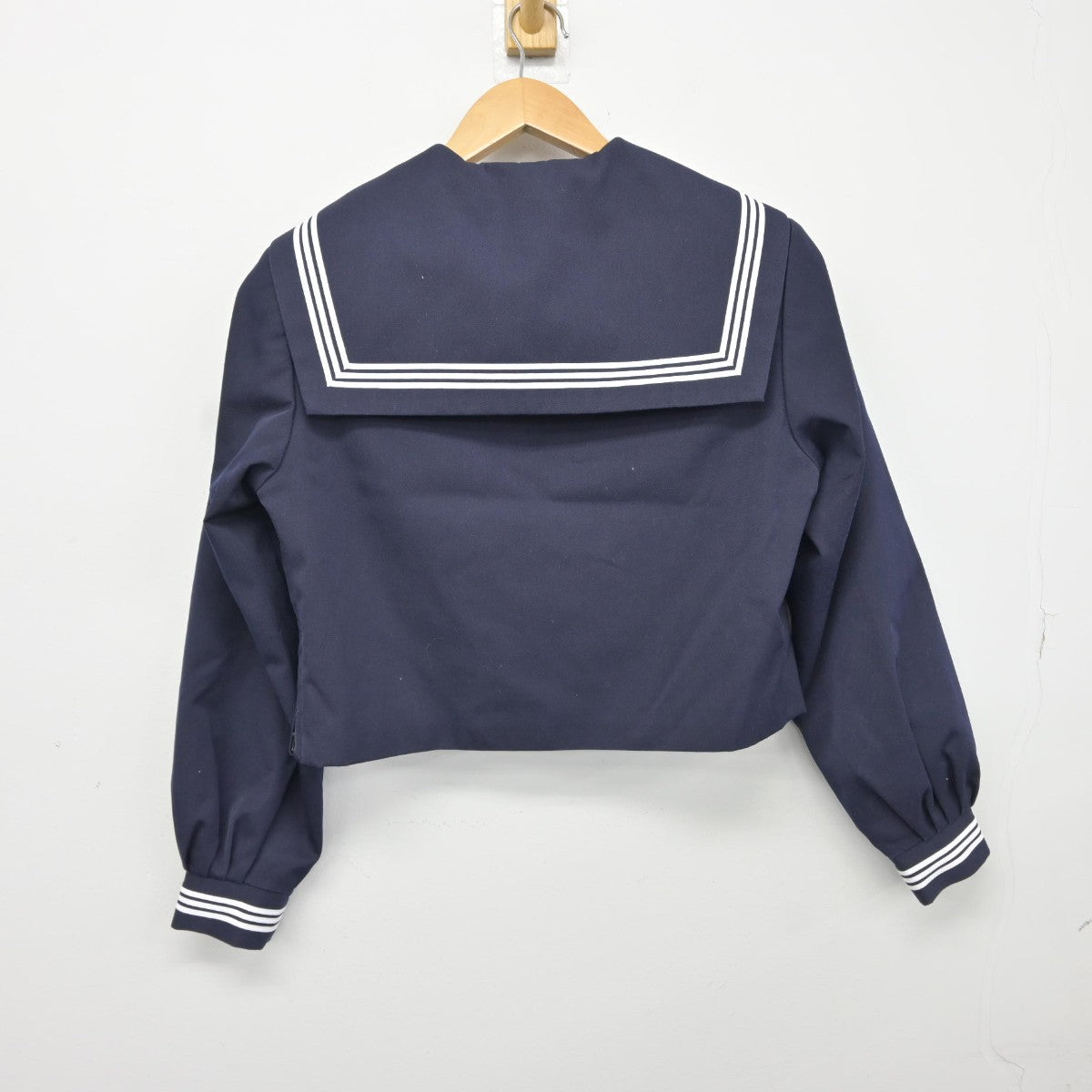 【中古】新潟県 湯沢中学校 女子制服 2点（セーラー服・スカート）sf037787