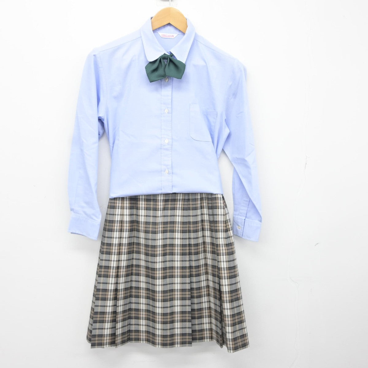 【中古】東京都 錦城高等学校 女子制服 4点（ニット・シャツ・スカート）sf037795