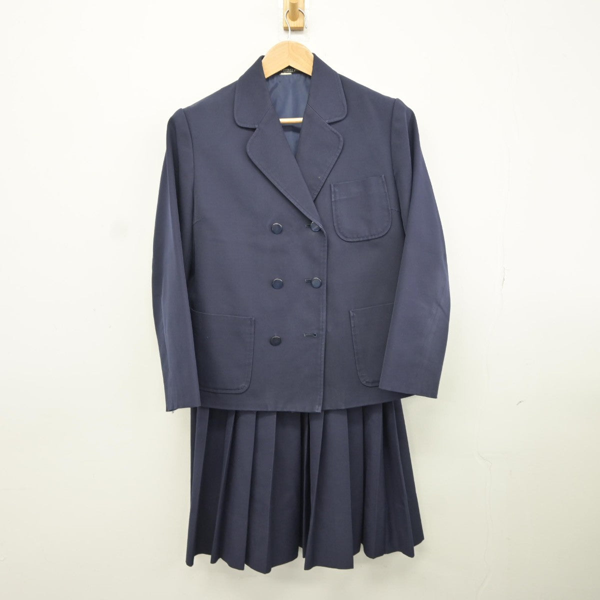 【中古】長崎県 淵中学校 女子制服 2点（ブレザー・スカート）sf037835