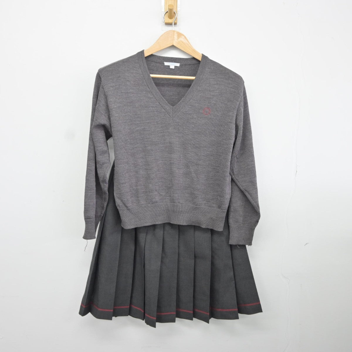 【中古】東京都 桜美林中学校高等学校 女子制服 3点（ブレザー・ニット・スカート）sf037852