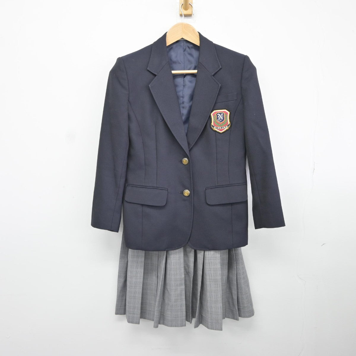 【中古】埼玉県 戸田市立新曽中学校 女子制服 2点（ブレザー・スカート）sf037856