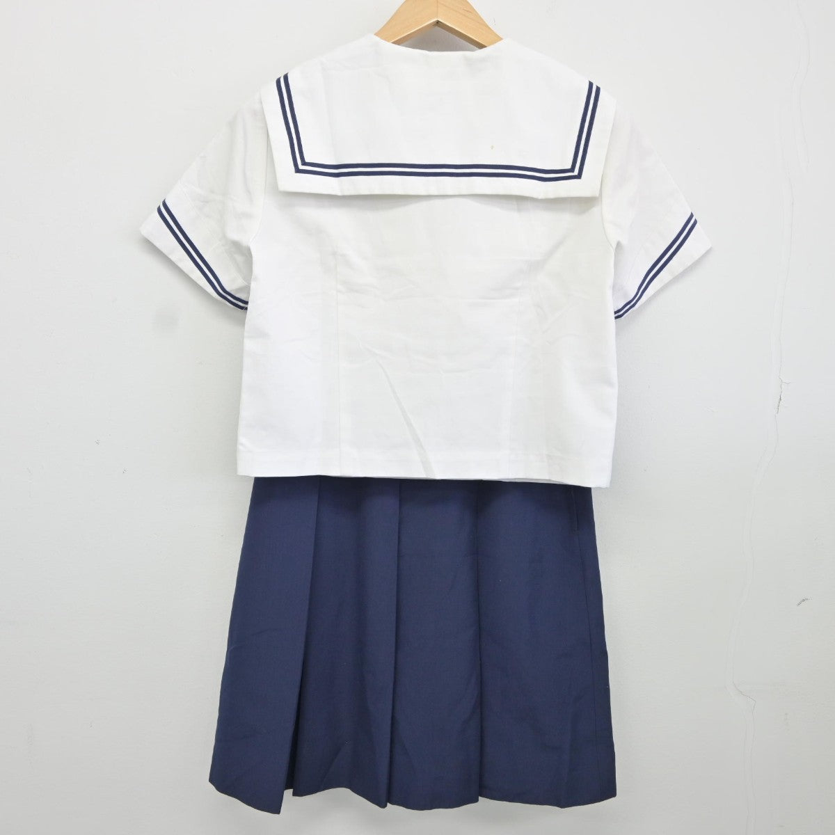 【中古】兵庫県 北摂三田高等学校 女子制服 2点（セーラー服・スカート）sf037877