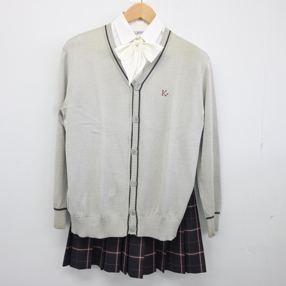 【中古】東京都 駒場学園高等学校 女子制服 5点（ブレザー・シャツ・ニット・スカート）sf037885