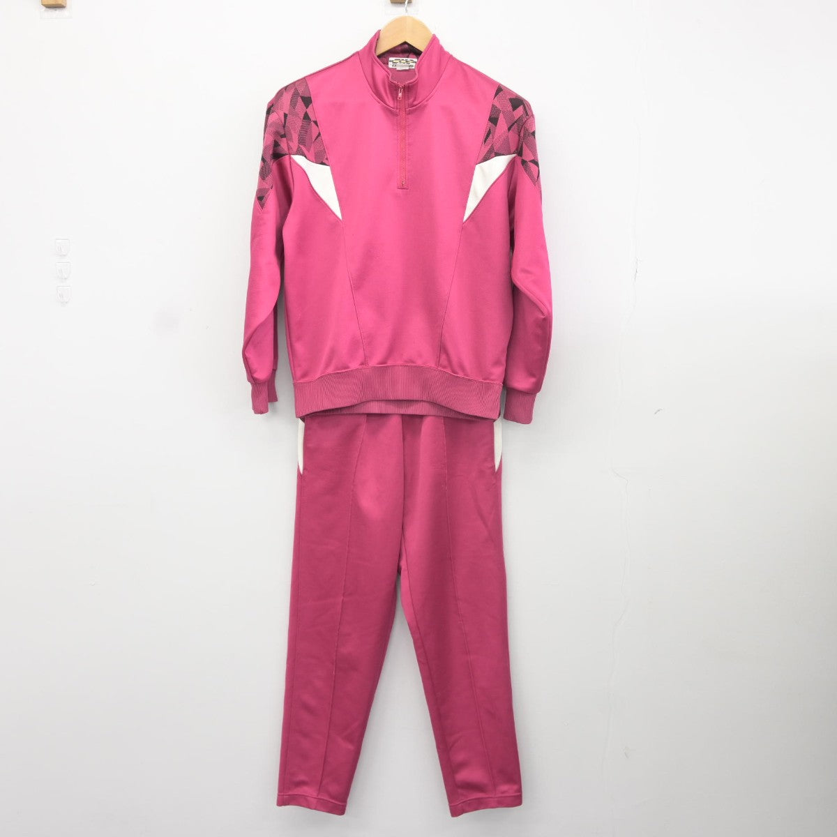 【中古】山梨県 昭和町立押原中学校 女子制服 3点（ジャージ 上・体操服 上・ジャージ 下）sf037913