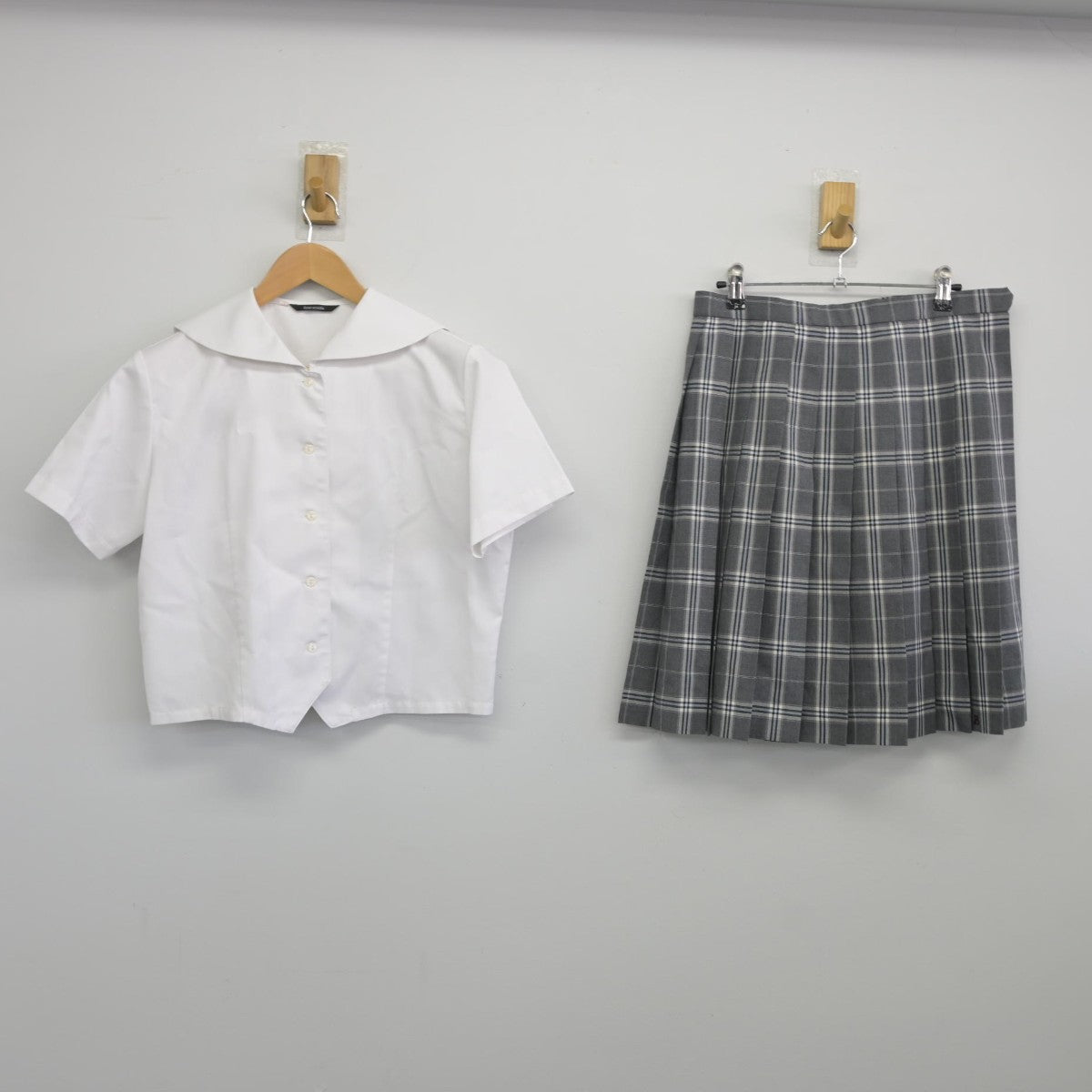 【中古】栃木県 宇都宮文星女子高等学校 女子制服 3点（シャツ・スカート）sf037942