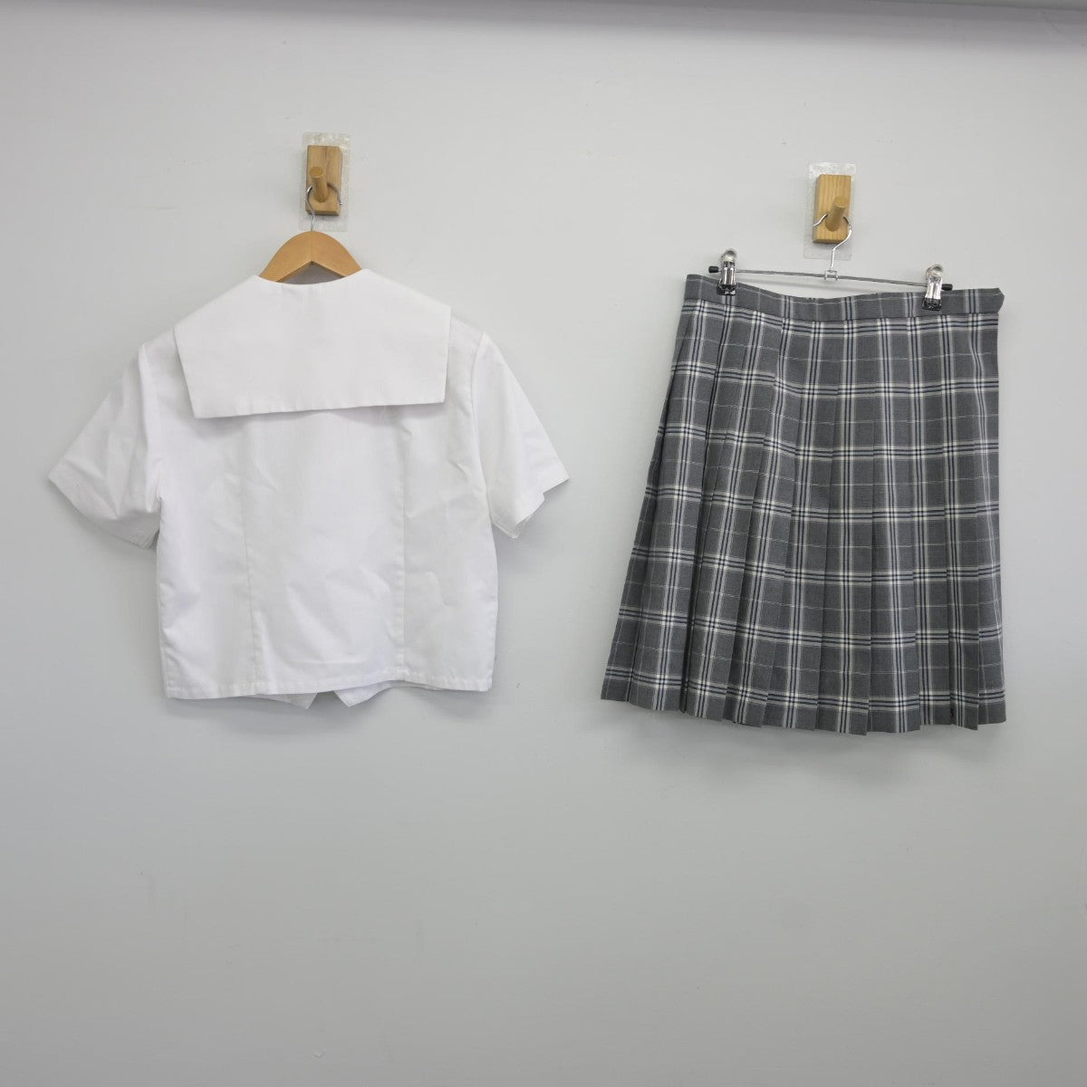 【中古】栃木県 宇都宮文星女子高等学校 女子制服 3点（シャツ・スカート）sf037942