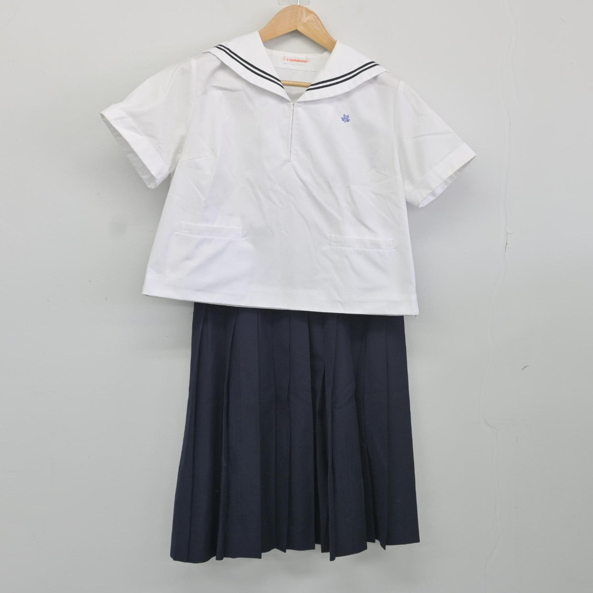 【中古】青森県 八戸東高等学校 女子制服 4点（シャツ・スカート）sf037959