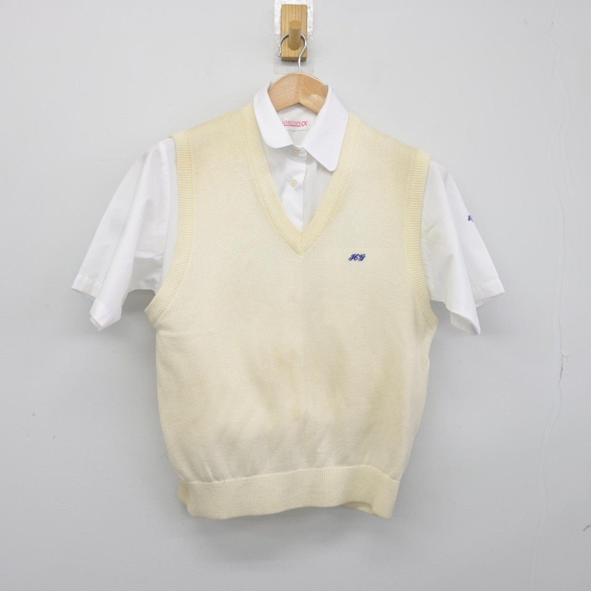 【中古】神奈川県 平塚学園高等学校 女子制服 2点（シャツ・ニットベスト）sf037986