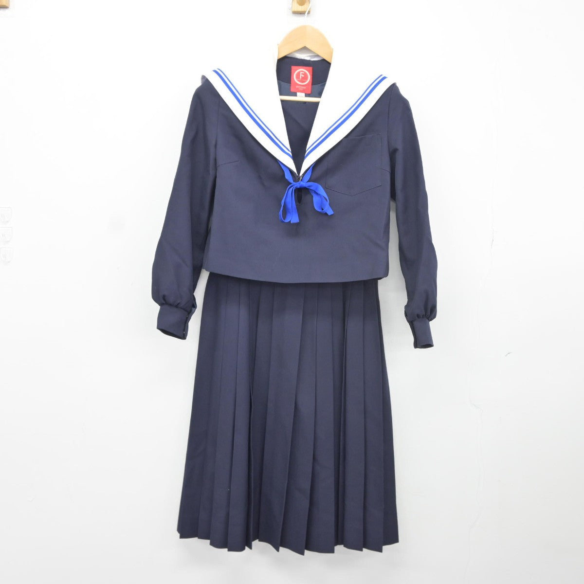 【中古】愛知県 味美中学校 女子制服 3点（セーラー服・スカート）sf037988