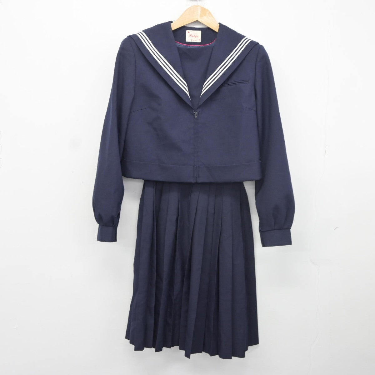 【中古】愛知県 一宮市立北部中学校 女子制服 2点（セーラー服・スカート）sf037993