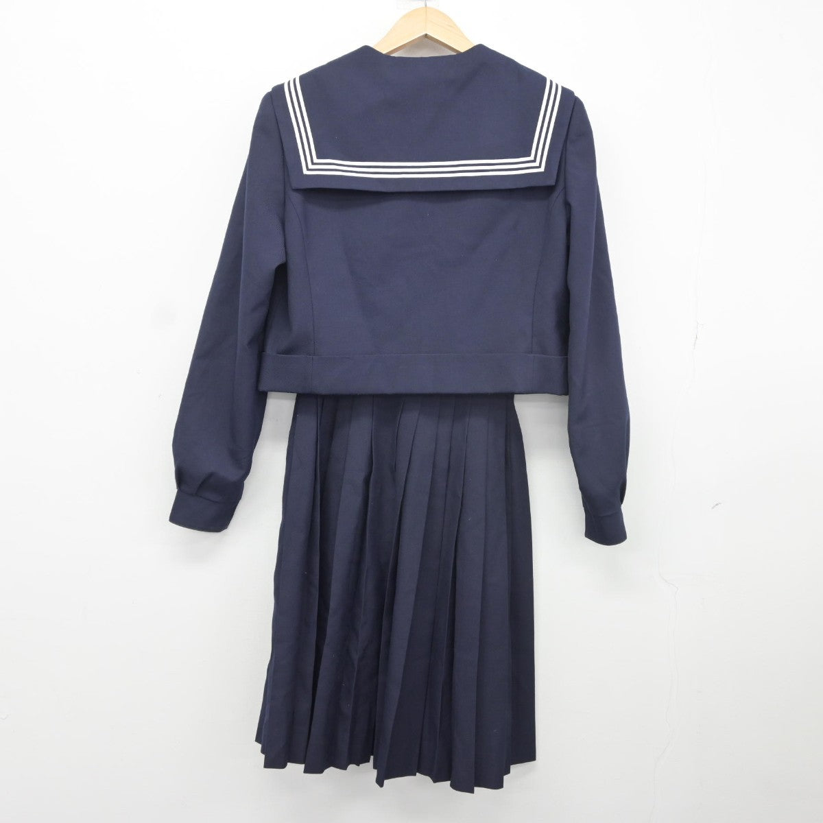 【中古】愛知県 一宮市立北部中学校 女子制服 2点（セーラー服・スカート）sf037993