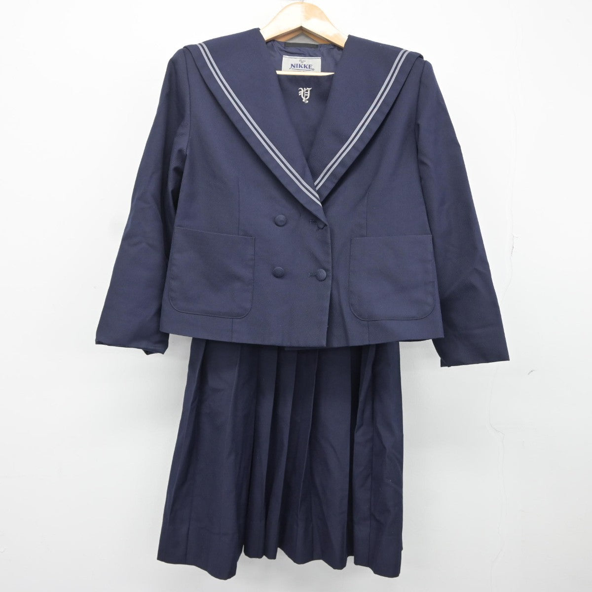 【中古】岡山県 芳田中学校 女子制服 2点（セーラー服・ジャンパースカート）sf038026